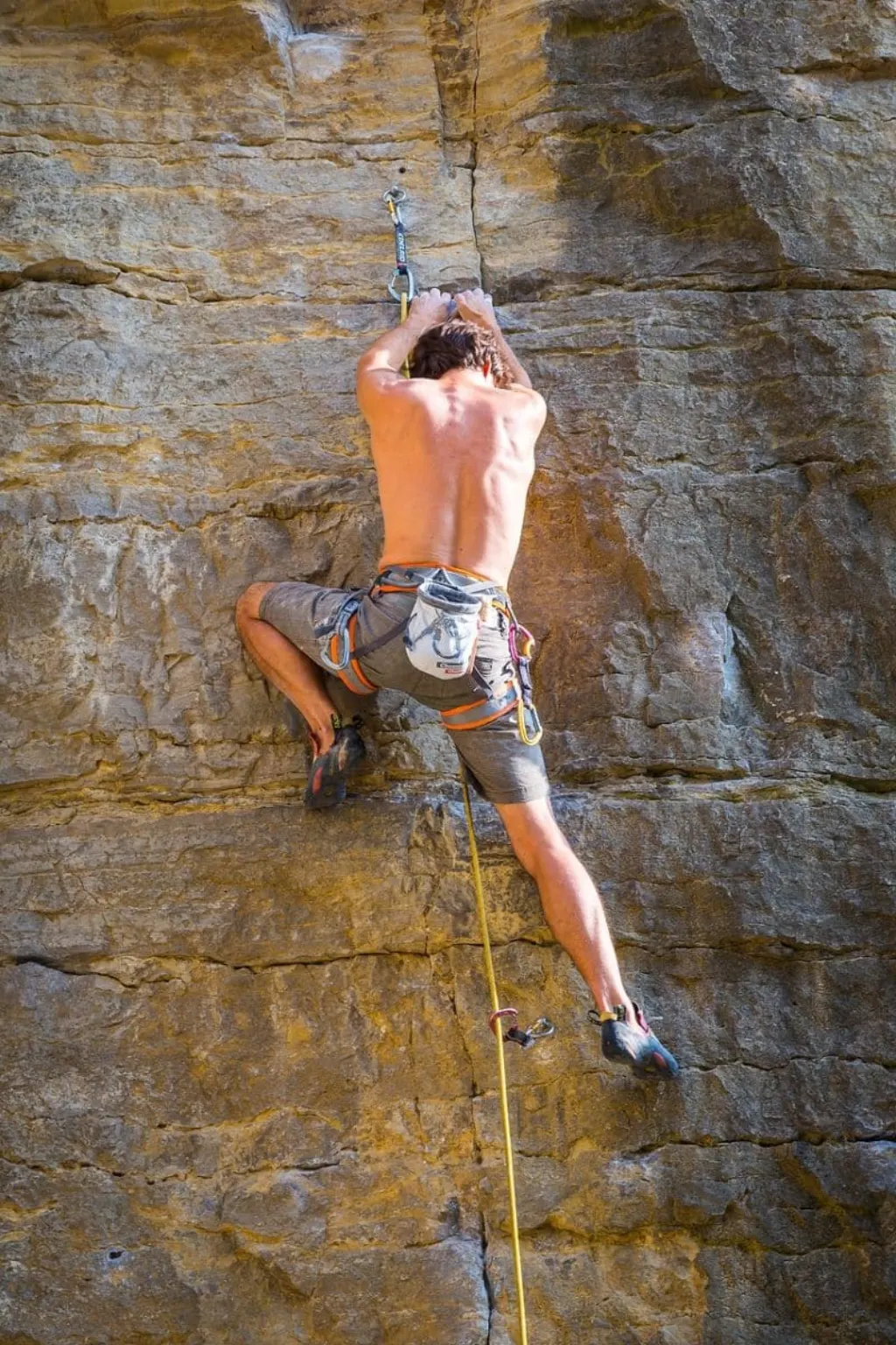 découvrez l'univers passionnant de l'escalade, un sport qui allie aventure, force et agilité. que vous soyez débutant ou grimpeur expérimenté, explorez des conseils, techniques et destinations pour améliorer vos compétences et vivre des expériences inoubliables en pleine nature.