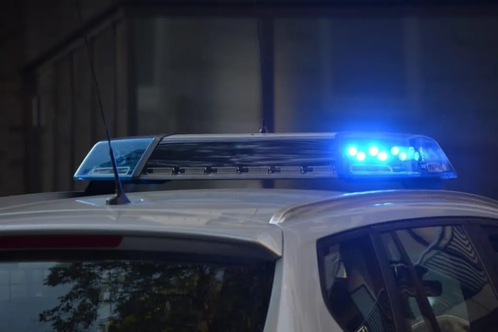 découvrez les dernières nouvelles et analyses concernant les fusillades policières, leurs impacts sur la société, les débats sur la sécurité publique et les droits civiques, ainsi que les témoignages des témoins et des familles affectées.