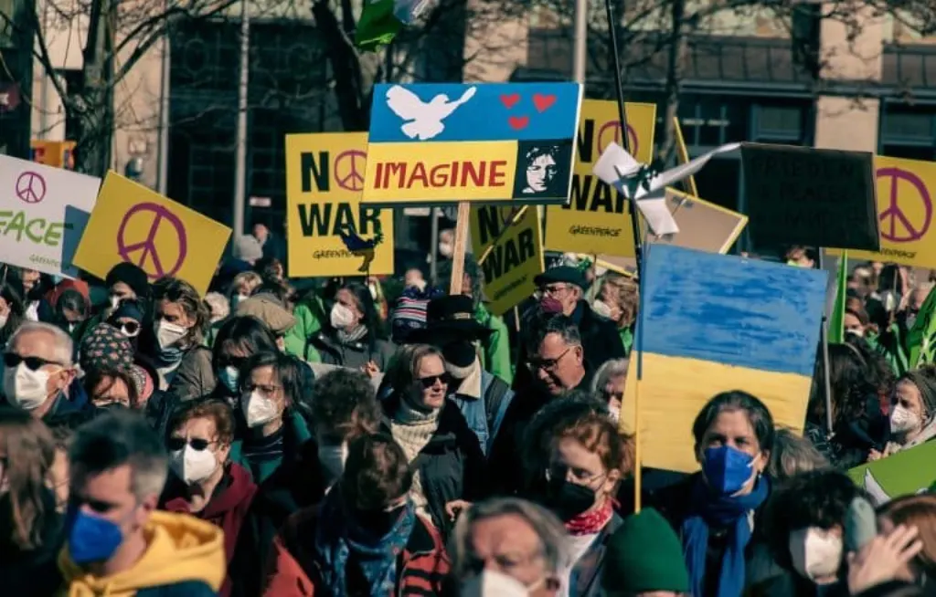 découvrez comment la solidarité peut transformer nos vies et renforcer nos communautés. explorez des initiatives inspirantes et des actions concrètes qui favorisent l'entraide et le soutien mutuel.
