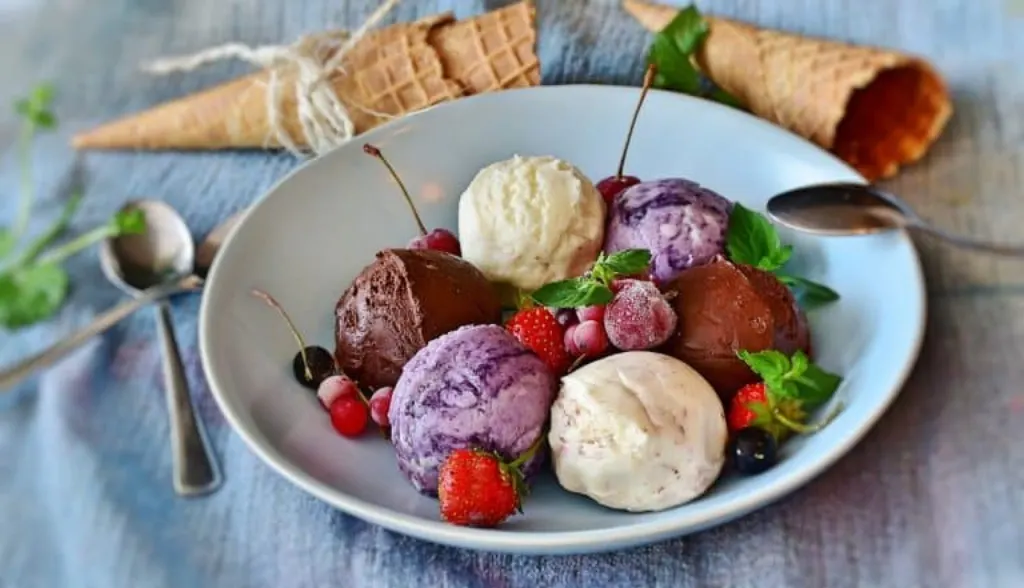 découvrez notre délicieuse glace pour chiens, concoctée avec des ingrédients naturels et savoureux pour régaler votre compagnon à quatre pattes. offrez-lui une pause rafraîchissante et gourmande qui fera le bonheur de tous les amateurs de chiens !